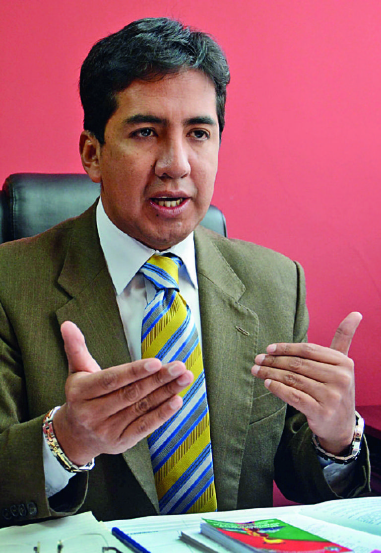 El abogado constitucionalista William Bascopé. Foto: Página Siete